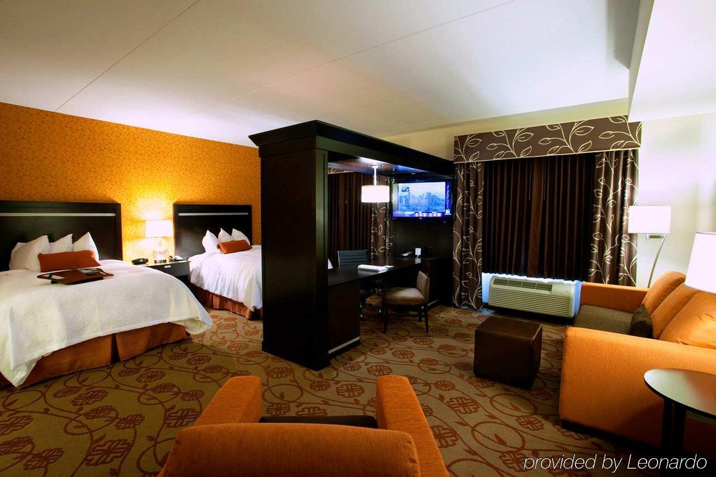 Hampton Inn & Suites Chattanooga Downtown Room photo