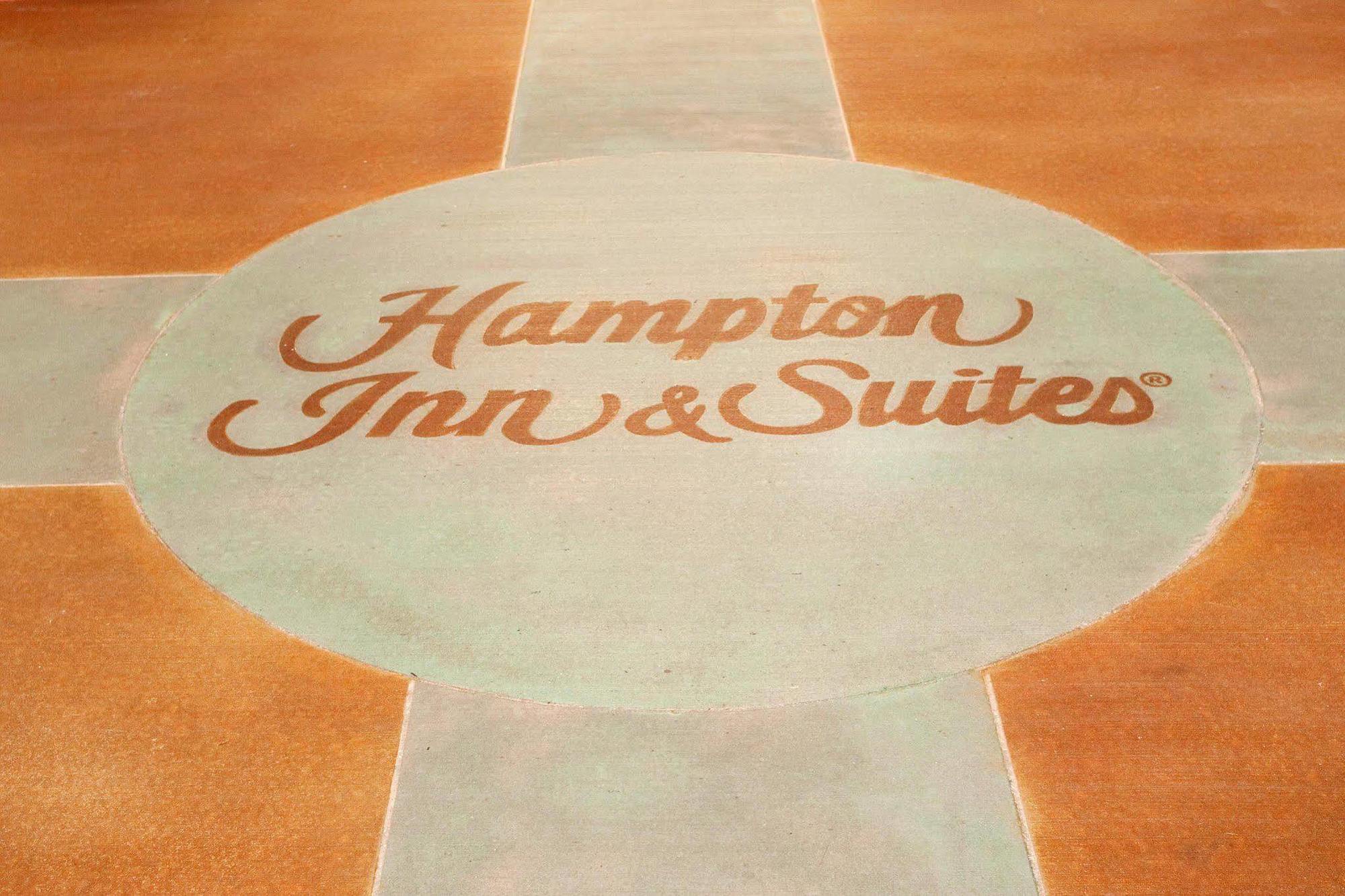 Hampton Inn & Suites Chattanooga Downtown Exterior photo